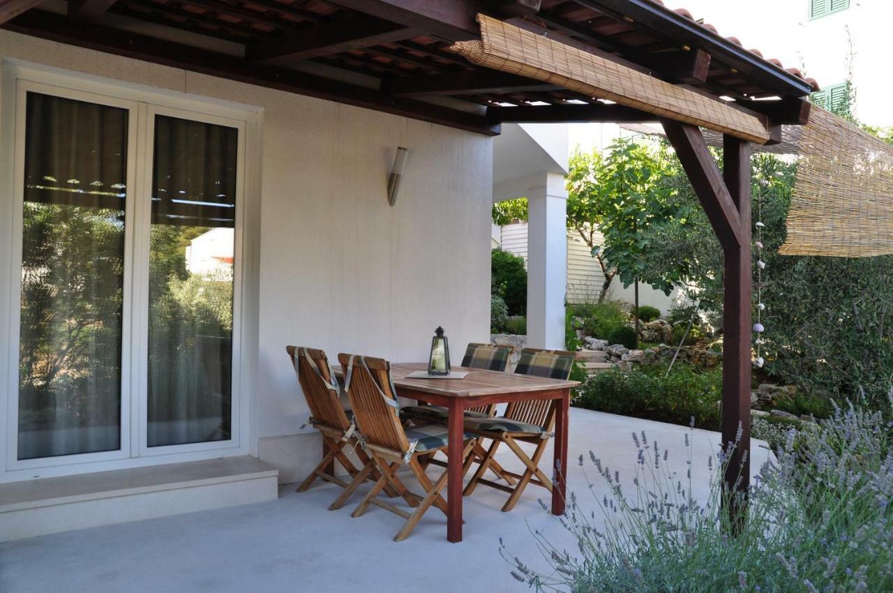 Villa Delfin Sutivan Εξωτερικό φωτογραφία